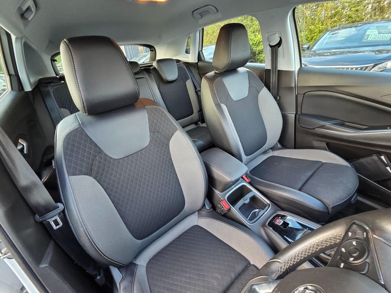 2019 Vauxhall Grandland X 1.2 Turbo Tech Line Nav Auto Euro 6 (s/s) 5dr Petrol