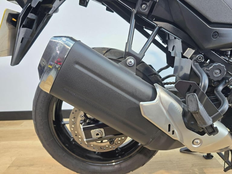 Suzuki V-Strom 650 Black 2020 - Centre Stand, Clear Screen **LOW MILEAGE**