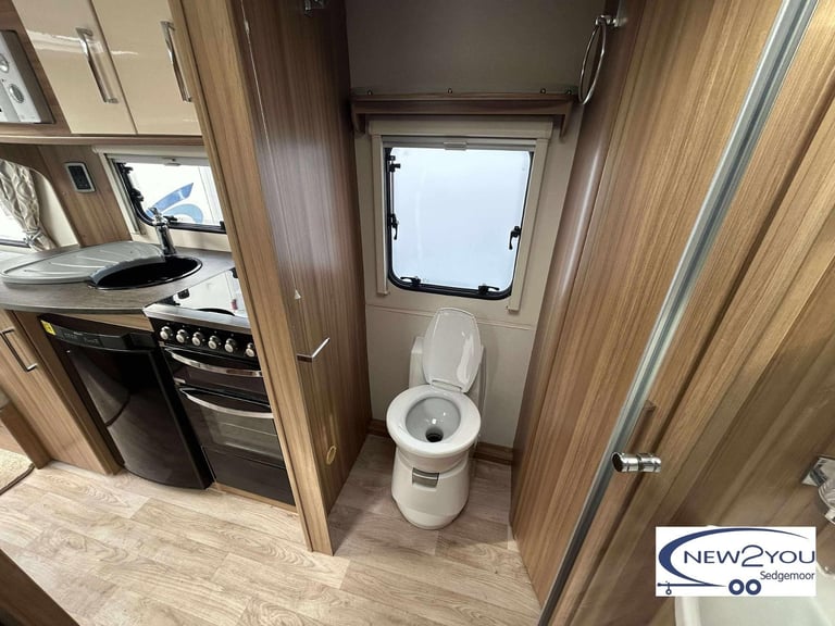 2015 Lunar Conquest CK 2 Berth Caravan + Motor mover - STOCK S048