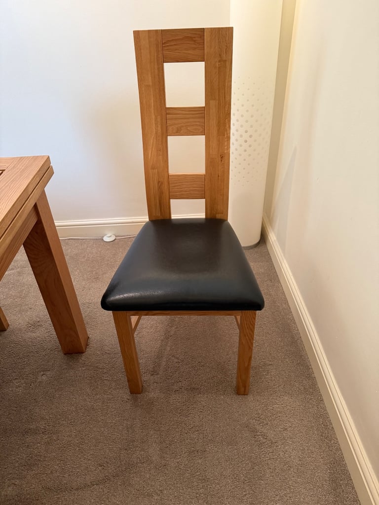 Solid Oak Extending Dining Table & Chairs 