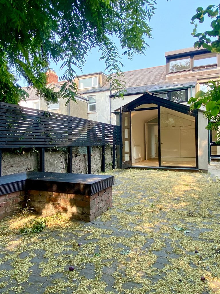 Stunning 2 Bed Garden Apartment - With Private Landlord 