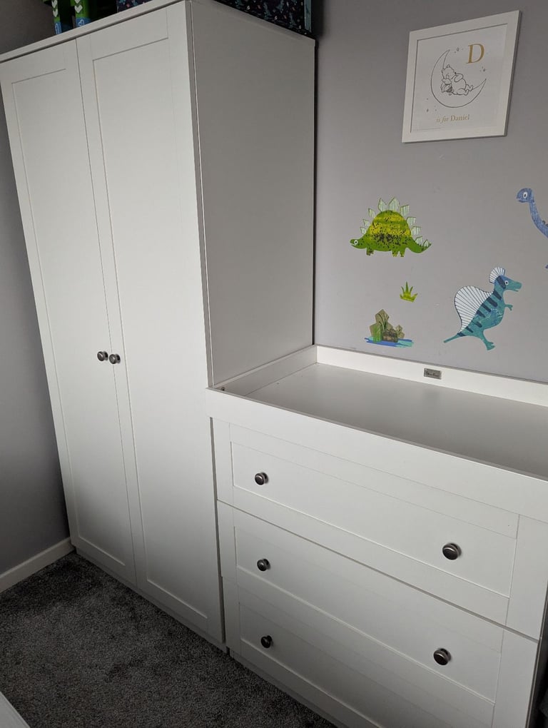 Silver cross baby furniture wardrobe & drawers (changing table)