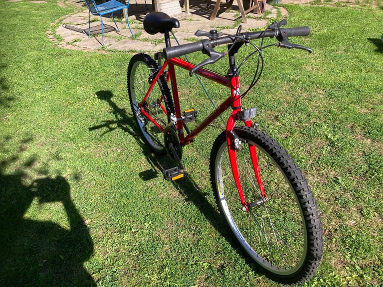 Mans mountain bike in exceptional condition 