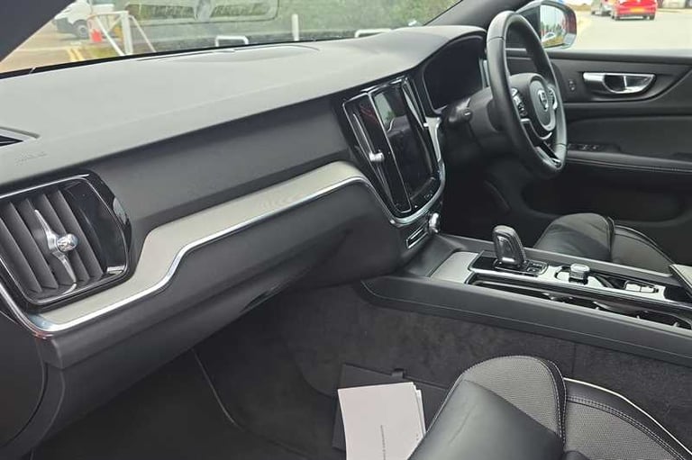 2022 Volvo S60 2.0 B5P R DESIGN 4dr Auto SALOON PETROL Automatic