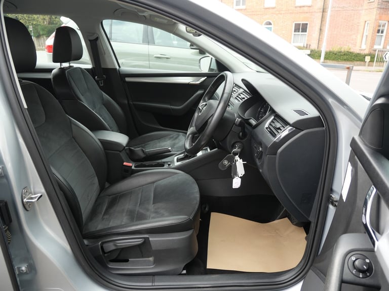2014 Skoda Octavia 2.0 TDI Elegance DSG Euro 5 (s/s) 5dr Only 32000 Miles
