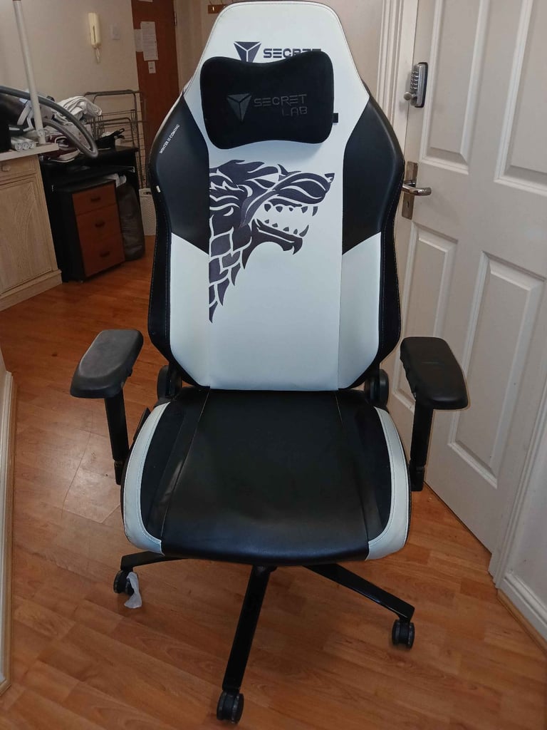 image for Secretlab XL gaming Chair - Fair condition. Pickup only. 