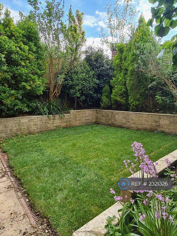 3 bedroom house in Torrington Road, Manchester, M27 (3 bed) (#2321326)