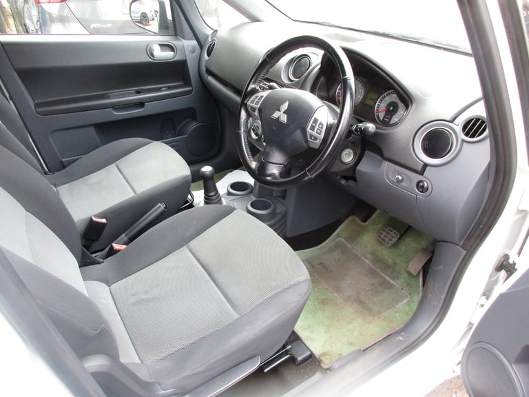 2009 (09) MITSUBISHI COLT 1.3 CZ2 , AUTOMATIC  , LOW MILES , CAZ &amp; ULEZ EXEMPT