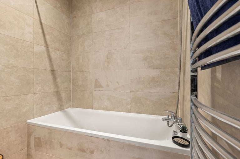 Furnished 6 BR - Parking, Monthly Stays