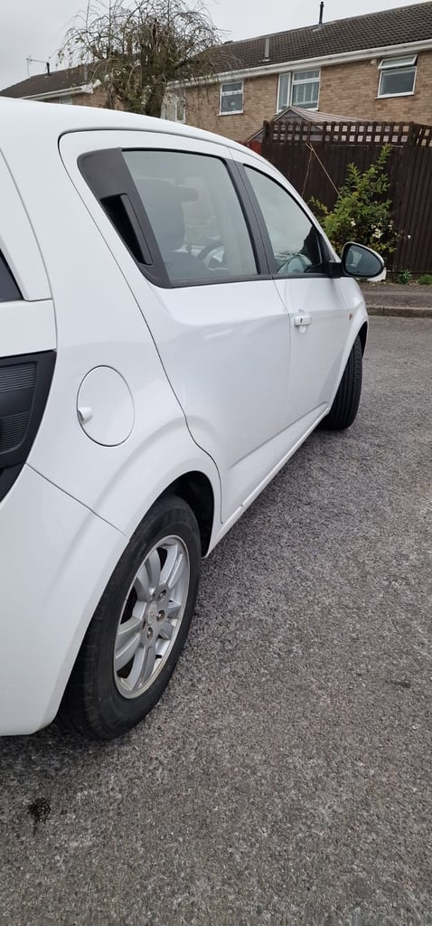 Chevrolet, AVEO, Hatchback, 2012, Manual, 1248 (cc), 5 doors