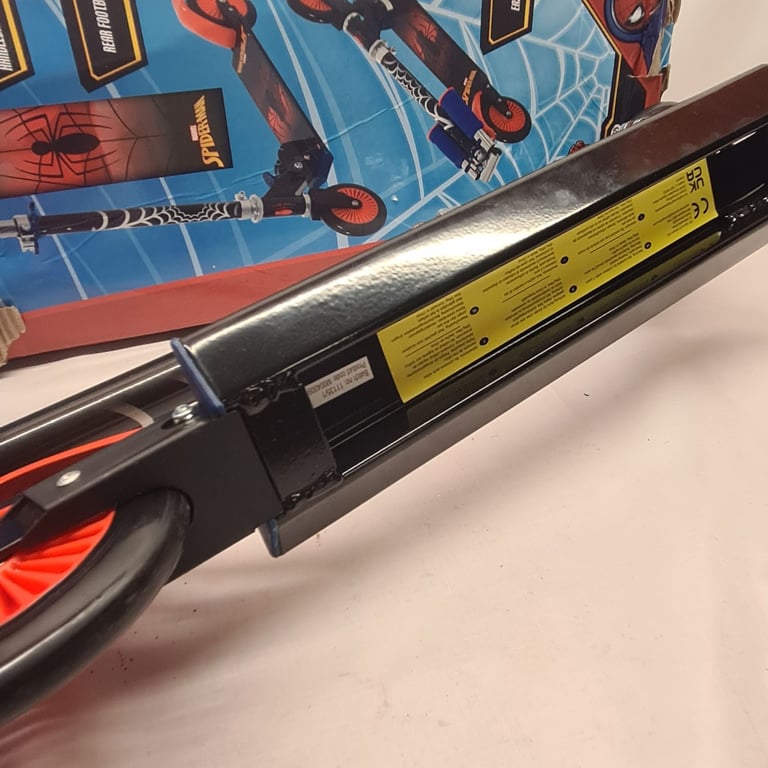The Ultimate Spider-Man Foldable 2 Wheel Scooter 357