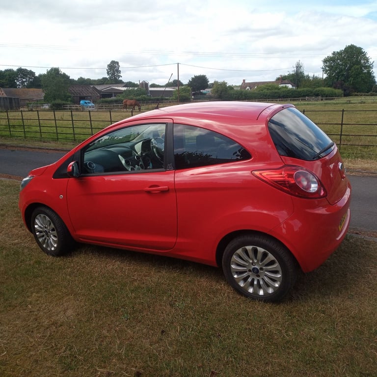 Ford, KA Zetec Climate, 44,900 miles Hatchback, 2013, Manual, 1242 (cc), 3 doors