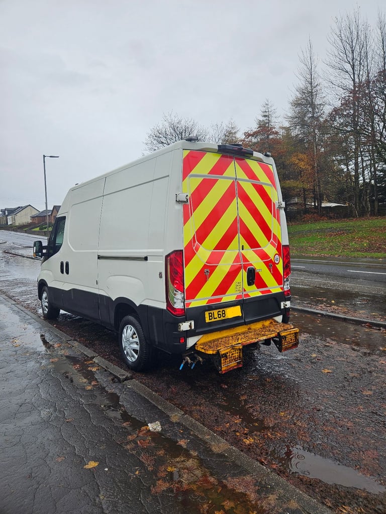 2019 iveco daily 35-120 rwd mwb euro 6 ulez comp sim transit master crafter movano