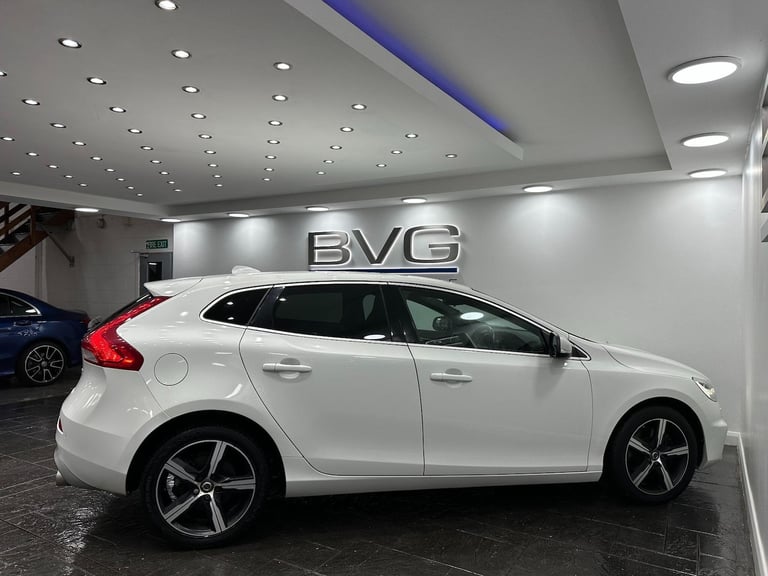 2017 Volvo V40 2.0 D2 R-Design Nav Plus Auto Euro 6 (s/s) 5dr HATCHBACK Diesel Automatic