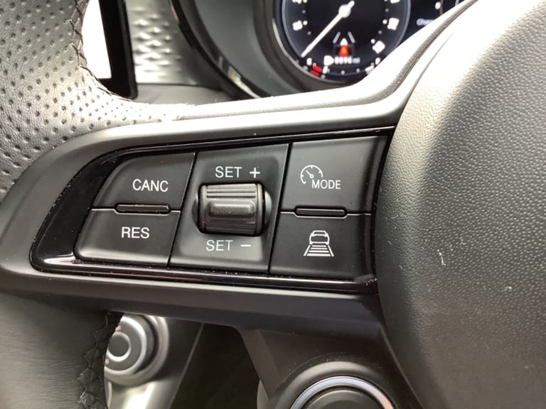 2023 Alfa Romeo Tonale 1.5 MHEV Ti 5dr Auto Hatchback Petrol Automatic