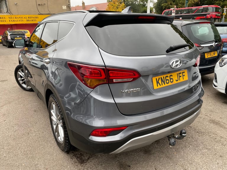 2016 Hyundai Santa Fe 2.2 CRDi Blue Drive Premium SE Auto 4WD Euro 6 (s/s) 5dr (7 Seat) ESTATE Di...