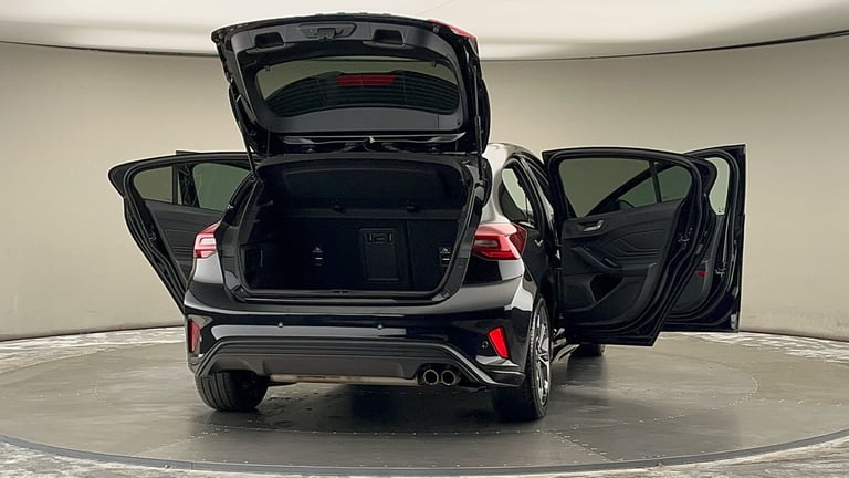 2022 Ford Focus Focus ST-Line Vignale 5 door 1.0L EcoBoost 155PS mHEV FWD 7 Speed PowerShif 5 doo...