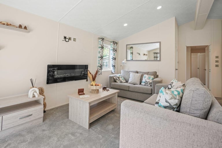 BRAND NEW STATIC LODGE FOR SALE ON BROADLAND SANDS HOLIDAY PARK 