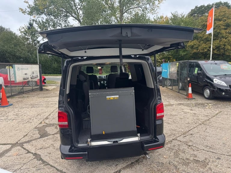 2015 Volkswagen Caravelle 2.0 BiTDI BlueMotion Tech SE DSG Euro 5 (s/s) 5dr MPV Diesel Automatic