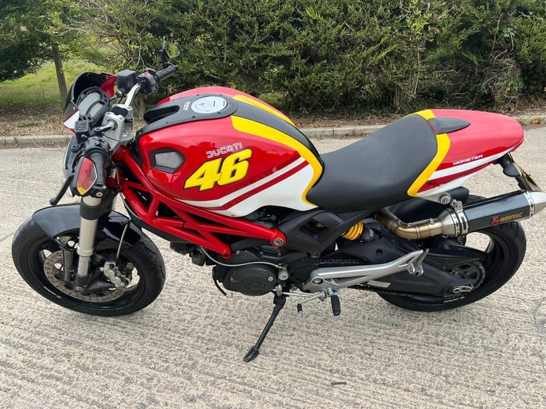 2008 08 DUCATI MONSTER 696 PLUS M696  RED NAKED M 696 RETRO CAFE STYLE