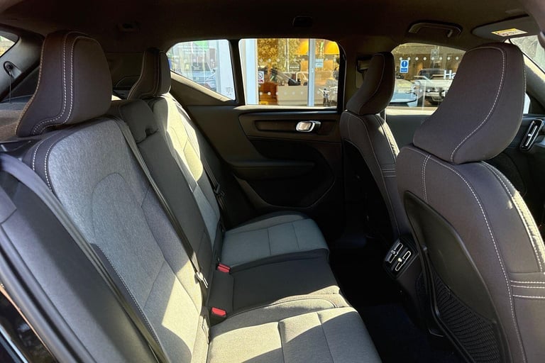 2023 Volvo XC40 2.0 B3 MHEV Plus SUV 5dr Petrol Hybrid DCT Auto Euro 6 (s/s) (163 ps) ESTATE Petr...