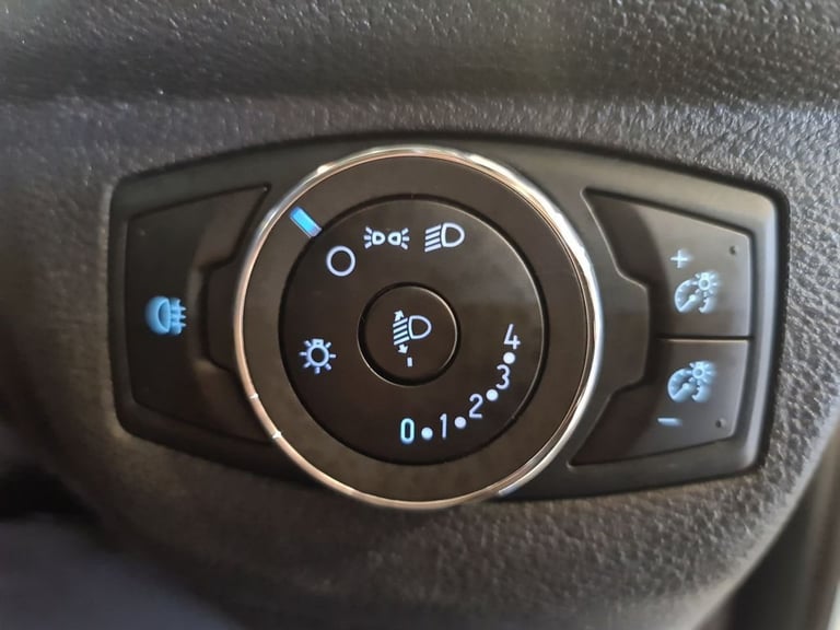 FORD TRANSIT COURIER 1.0 ECOBOOST LEADER P/V PETROL L1 100 BHP SWB