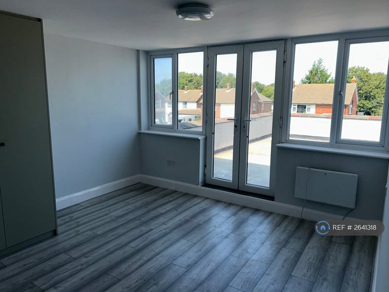 2 bedroom flat in Cherry Trees, Hartley, Longfield, DA3 (2 bed) (#2641318)