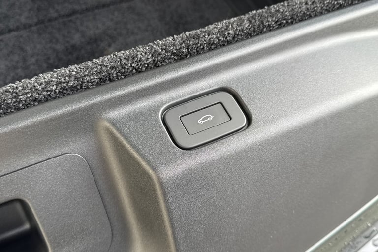 2025 Land Rover Range Rover 3.0 P460e 38.2kWh Autobiography Auto 4WD Euro 6 (s/s) 5dr SUV Automatic