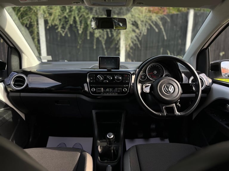 2015 Volkswagen up! 1.0 High up! Euro 5 5dr HATCHBACK Petrol Manual