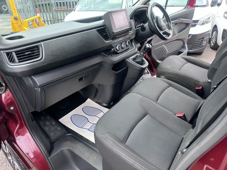 2023 Renault Trafic 2.0 dCi Blue LL30 Sport+ Crew Van Double Cab 150ps