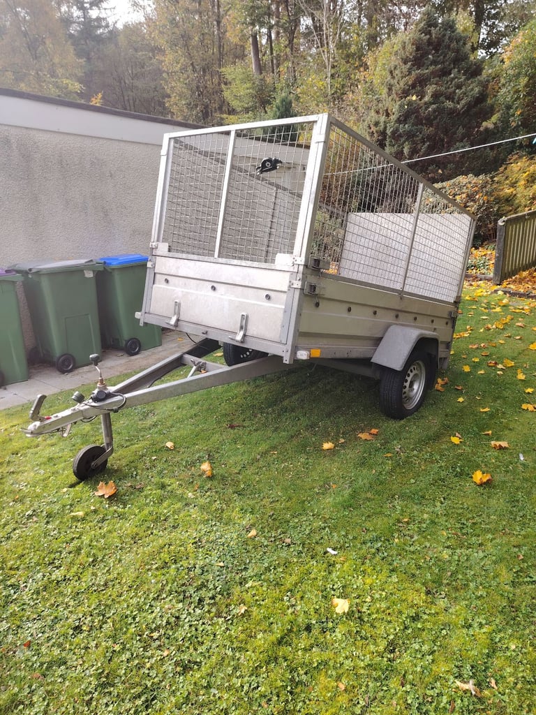 Cage trailer with ramp