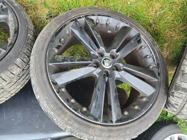 Jaguar alloys with good 255 35 20 tyres 