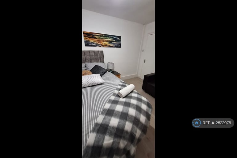 2 bedroom flat in Warwickhill Road, Kilmarnock, KA1 (2 bed) (#2622976)