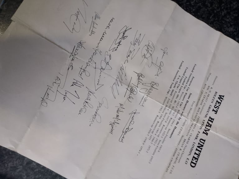 Old old football memorabilia signed aswell from old skool