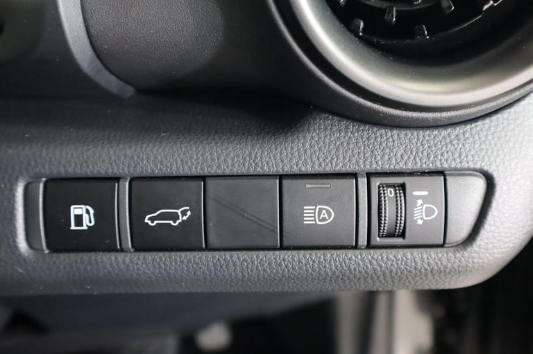 2024 Toyota C-HR 1.8 VVT-h Design CVT Euro 6 (s/s) 5dr HATCHBACK PETROL/ELECTRIC Automatic