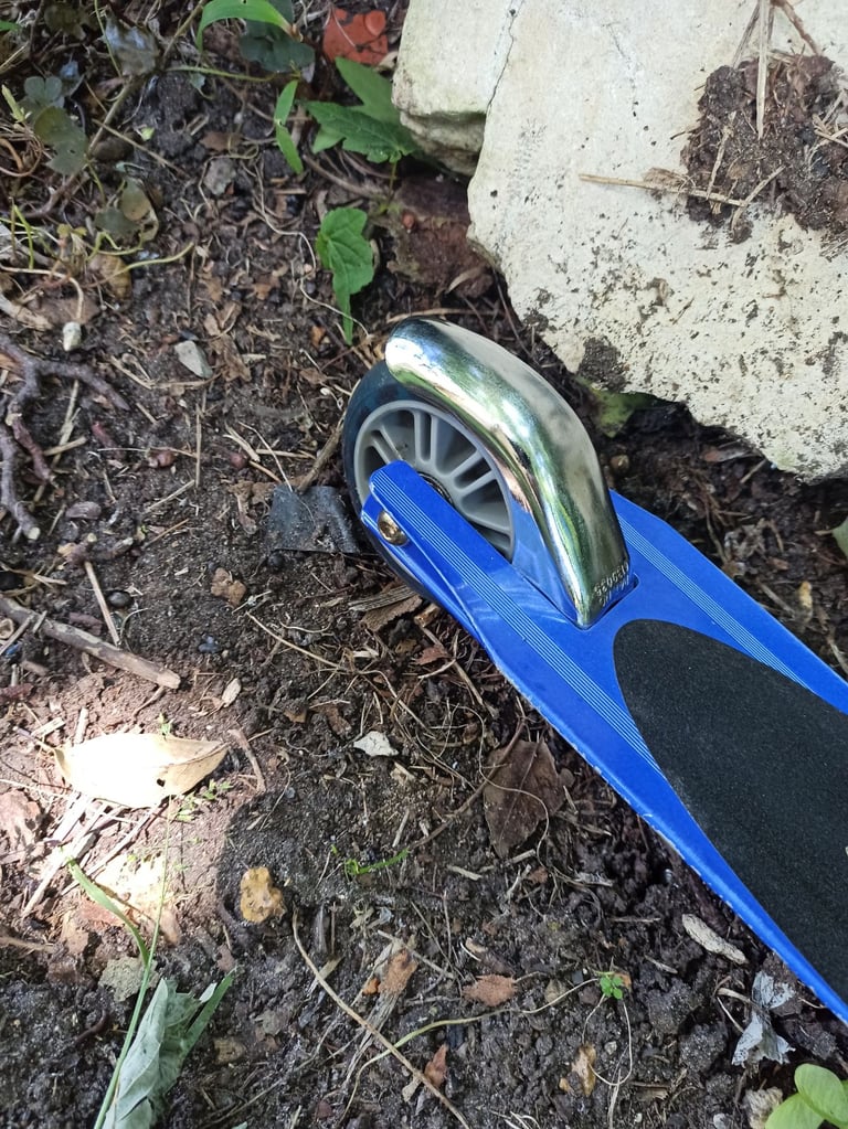 Madd Gear XT Scooter .+ Razor Scooter