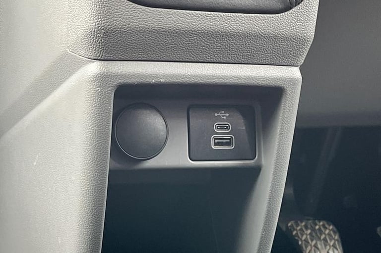 2024 Ford Tourneo Custom 320 Titanium L1 SWB 8 Seat Minibus FWD 2.0 EcoBlue 136ps Low Roof, FORD ...