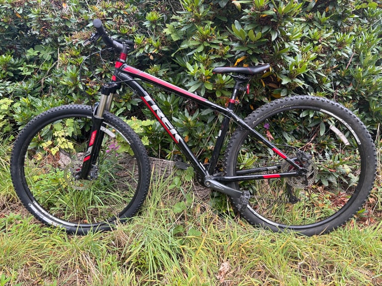 TREK XCALIBER 7 MOUNTAIN BIKE 