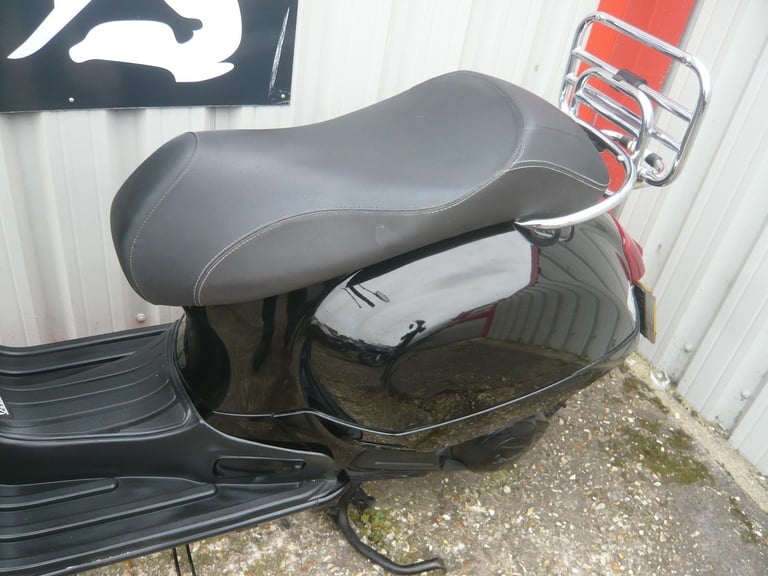 Piaggio Vespa GTS 125 SUPER 2014 LEARNER LEGAL SCOOTER 50 SH N X R RR MAX S WING