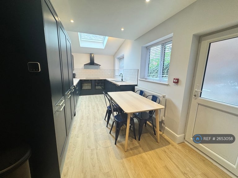 6 bedroom house in Gresford Avenue, Liverpool, L17 (6 bed) (#2653058)