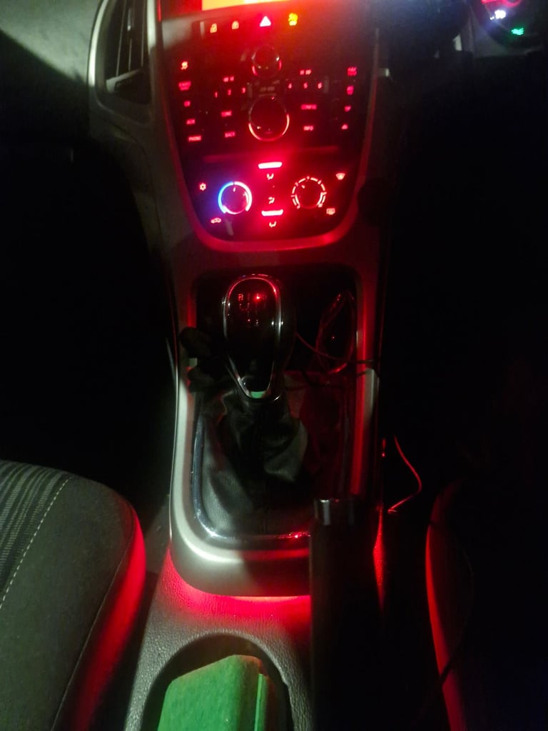 Vauxhall, ASTRA, Hatchback, 2011, Manual, 1598 (cc), 5 doors