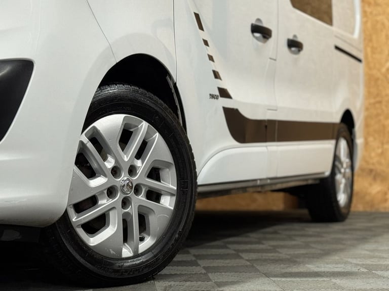 2016 Vauxhall Vivaro 1.6 CDTi 2900 BiTurbo ecoFLEX Sportive Crew Van Double Cab 5dr Diesel Manua ...