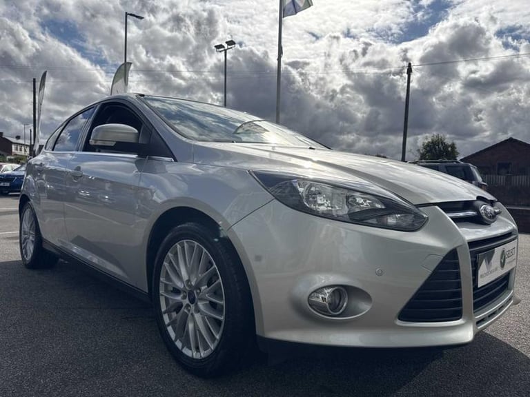 2014 Ford Focus 1.6 125 Zetec Navigator 5dr Powershift HATCHBACK PETROL Automatic