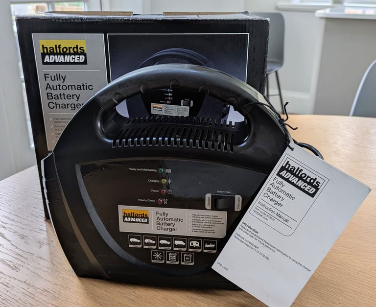 image for Halfords Advanced Battery Charger - Hardly Used