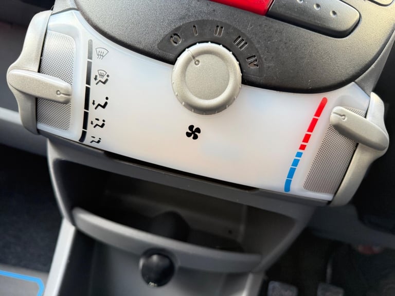 2008 Peugeot 107 1.0 12V Kiss Euro 4 3dr HATCHBACK Petrol Manual - Image 41