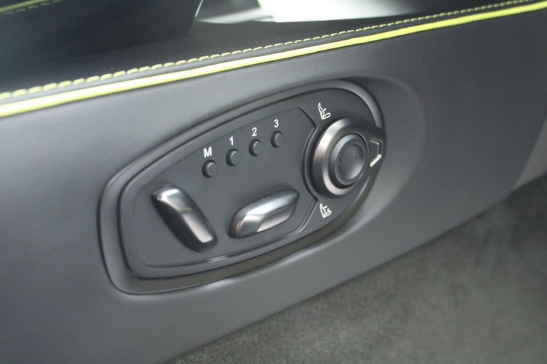  Aston Martin Vantage 4.0 V8 Auto Euro 6 2dr Petrol Automatic