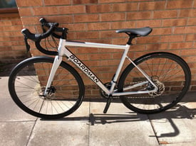 BRAND NEW BOARDMAN SLR 8.8 ROAD BIKE SHIMANO DELIVERY AVAILAB RRP £875