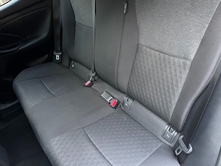 2022 Toyota Yaris 1.5 Hybrid Design 5dr CVT HATCHBACK Petrol/Electric Hybrid Automatic