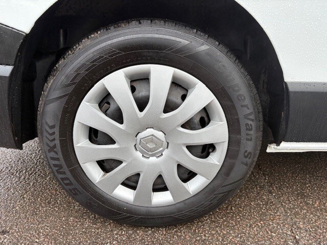 2017 Renault Trafic LL29 dCi 95 Business Crew Van 6 SEATER A/C WINDOW VAN Diesel Manual