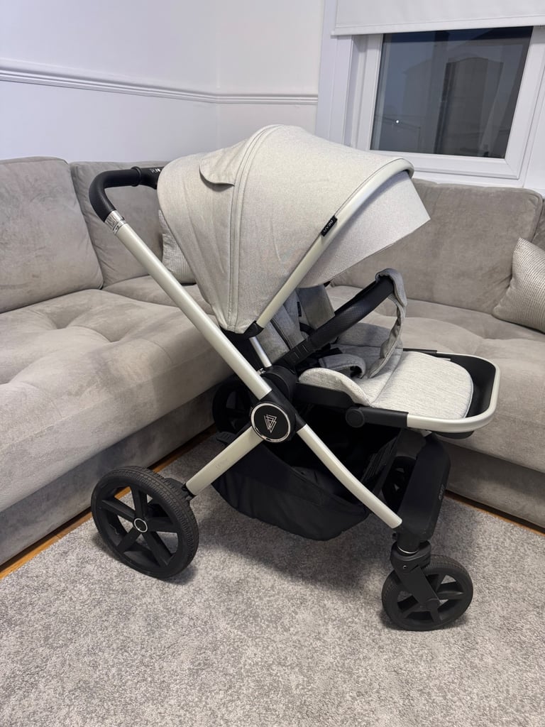 Grey Venicci Upline Pram